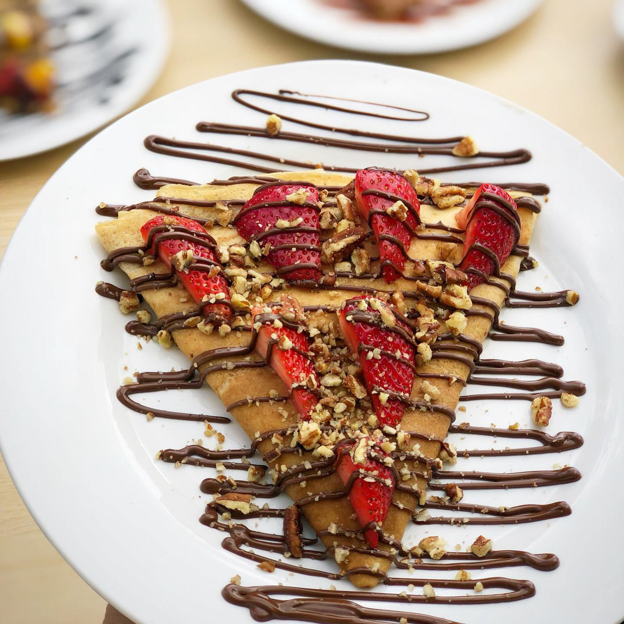 Crepes & Shakes LA WeAllGrow Latina