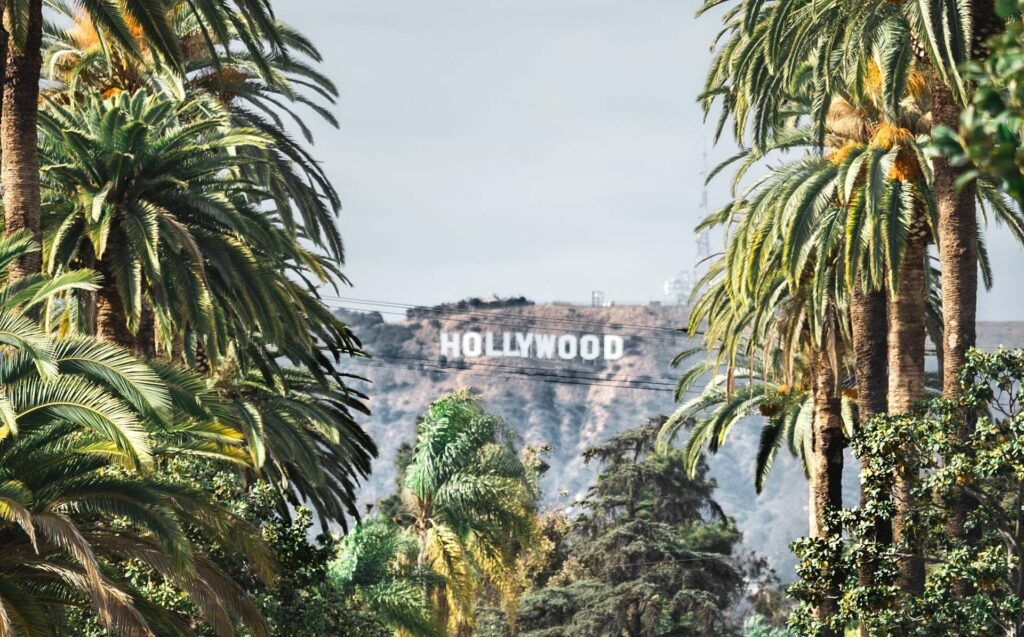 #WeAllGrow Latina Editorial celebrates the 30 Latina with stars in the Hollywood Walk of Fame. The Image highlights the classic Hollywood sign.